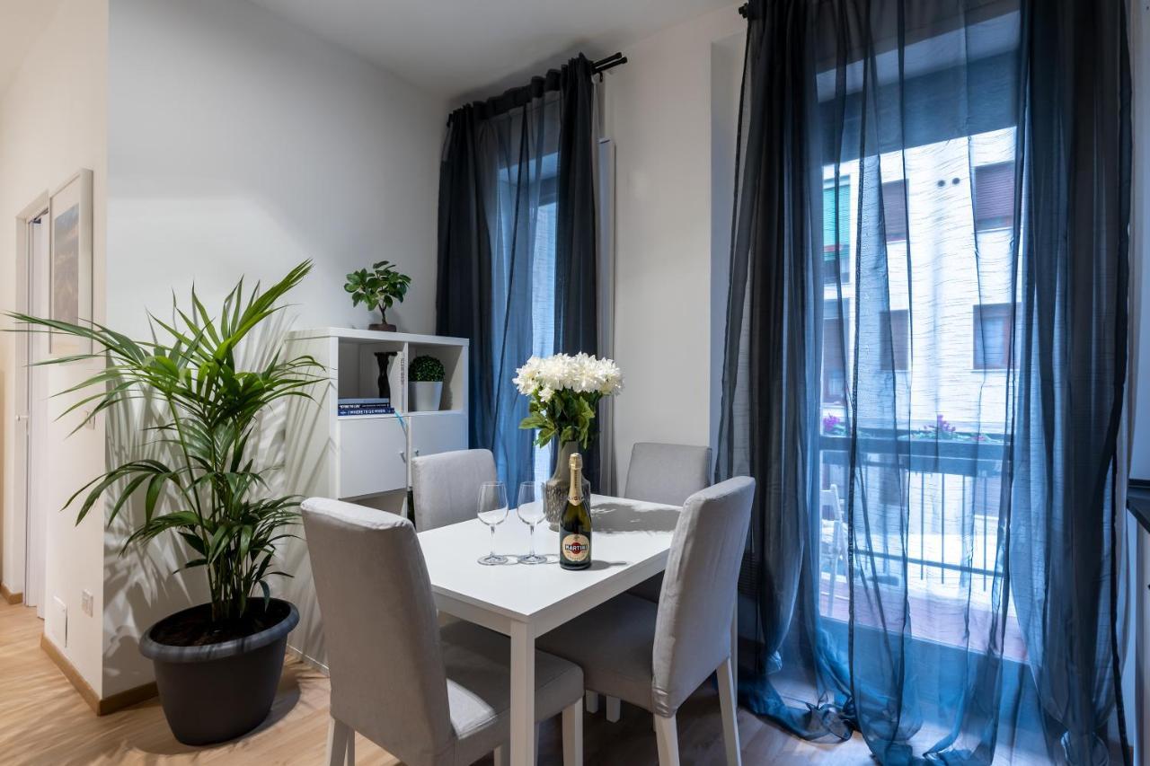 Suite 1,2 Porta Milano Centro Parking Free Bagian luar foto