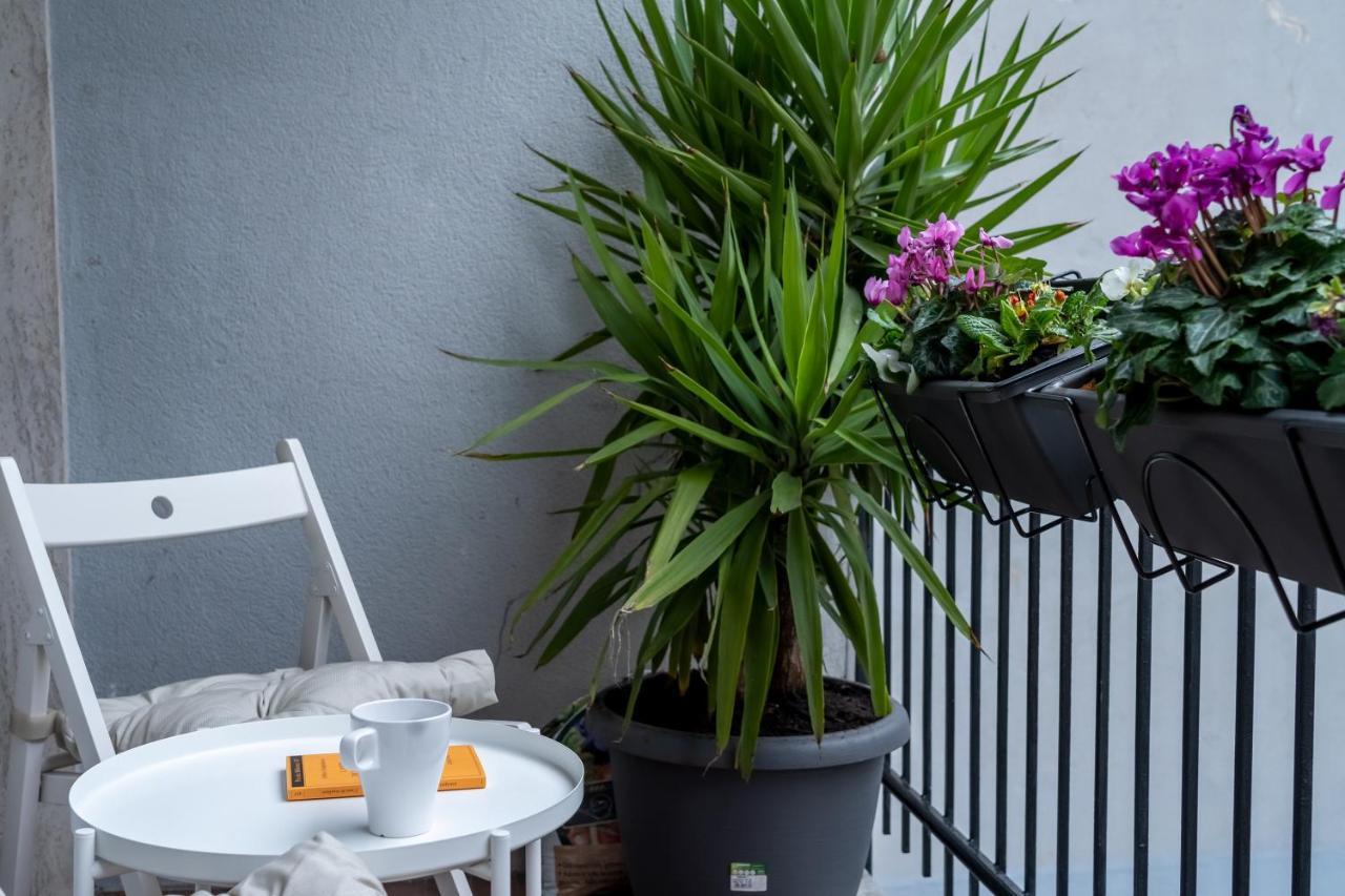 Suite 1,2 Porta Milano Centro Parking Free Bagian luar foto